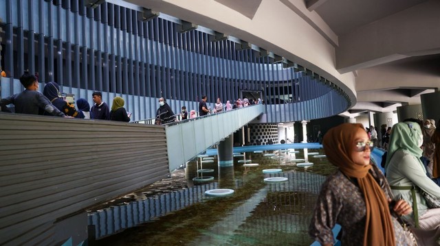 Bagian bawah Museum Tsunami Aceh. Foto: Suparta/acehkini