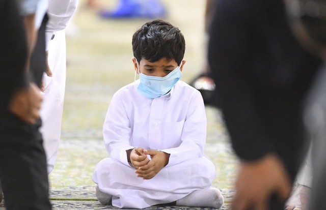 Anak usia 5-11 tahun kini bisa memasuki Masjidil Haram dan Masjid Nabawi. Foto: Twitter: @wmngovsa