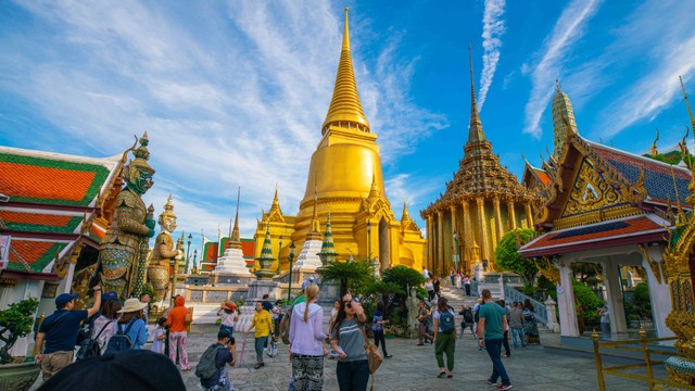 Ilustrasi kuil indah di Bangkok. Foto: Makhh/Shutterstock