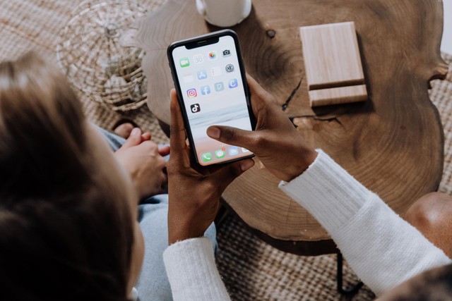 https://www.pexels.com/id-id/@cottonbro - kenapa tidak bisa cod di tiktok shop