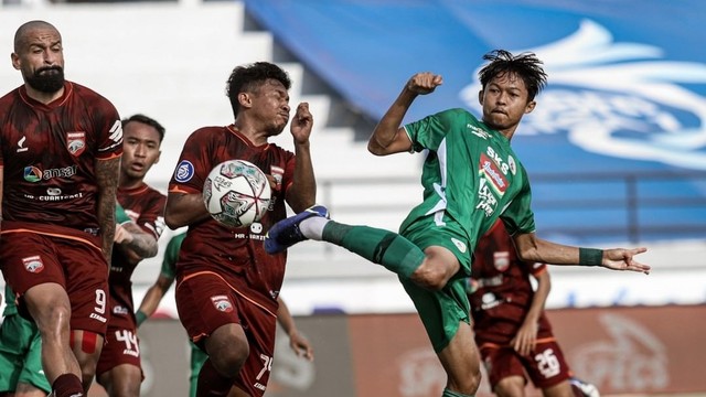 Pertandingan PSS vs Borneo FC di Liga 1. Foto: Instagram/@pssleman