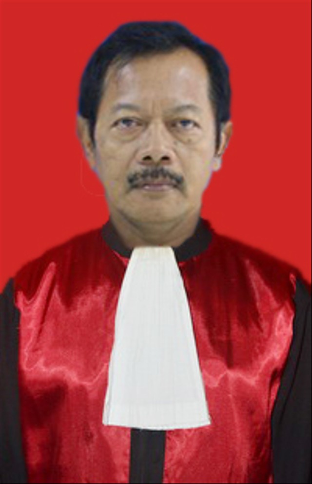 Profil 3 Hakim yang Vonis Lepas Terdakwa Korupsi Benih Jagung Rp 27 M (31131)