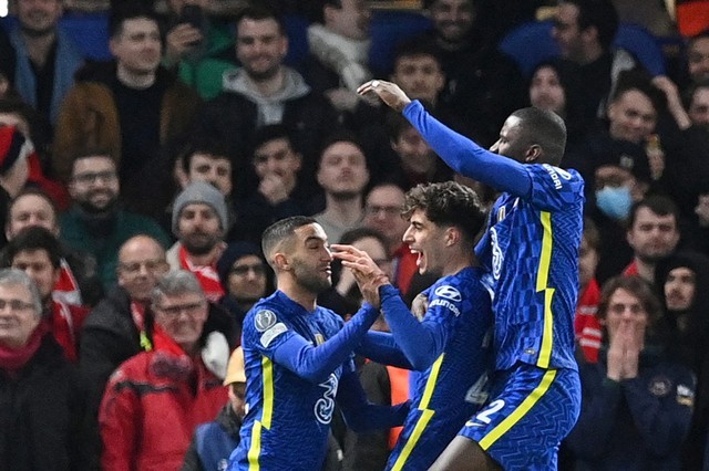 Selebrasi pemain Chelsea dalam pertandingan leg pertama babak 16 besar Liga Champions UEFA melawan Lille (LOSC) di stadion Stamford Bridge, London. Foto: Justin Tallis/AFP