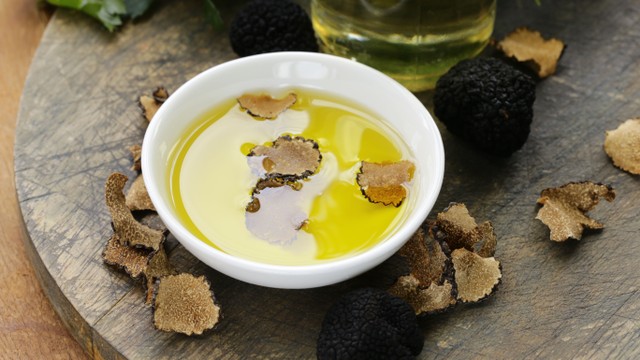 Ilustrasi minyak truffle. Foto: Dream79/Shutterstock