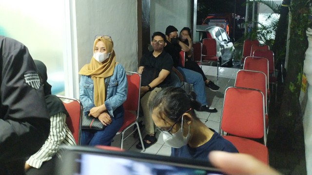 Kegiatan vaksinasi malam hari di Mapolrestabes Bandung, Jumat (8/4/2022). Foto: Dok. Istimewa