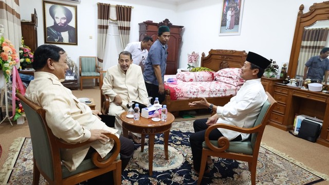 Prabowo Subianto bertemu Habib Lutfi. Foto: Dok. Angga Raka Prabowo (ARP)
