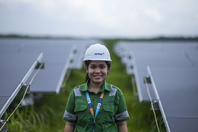 Perempuan yang bekerja industri kehutanan, salah satunya di APRIL Group. Foto: Dok. APRIL Group