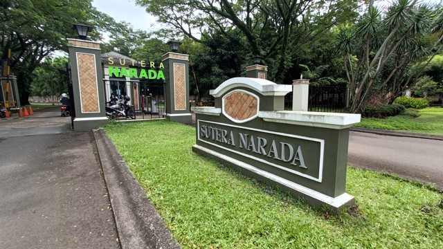 Suasana cluster rumah Indra Kenz di Alam Sutera, Serpong Tangerang.
Foto: Aditia Noviansyah/kumparan