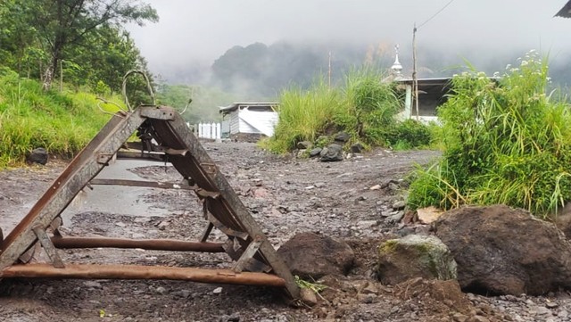 BPBD Sleman Setop Penambangan di Merapi usai Rentetan Awan Panas Guguran Semalam (119149)