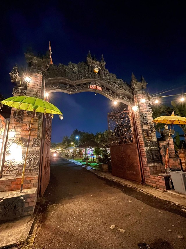 Suasana di City Kuliner, cafe & resto bernuansa Bali di Bandar Lampung, Kamis (14/4/2022) | Foto: Roza Hariqo/Lampung Geh