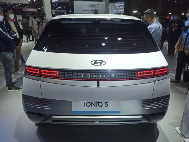 Hyundai IONIQ 5 meluncur di Indonesia International Motor Show (IIMS) Hybrid 2022.  Foto: Muhammad Ikbal/kumparan