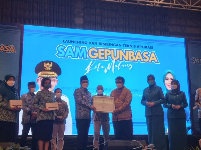 Apresiasi Pemerintah Kota Malang kepada PT HM Sampoerna Tbk yang turut berkontribusi dalam terealiasinya Sam Gepunbasa. Foto: Feni Yusnia