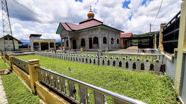 44 Syuhada dalam satu liang makam di Keumala, Pidie, Aceh. Foto: Habil Razali/acehkini