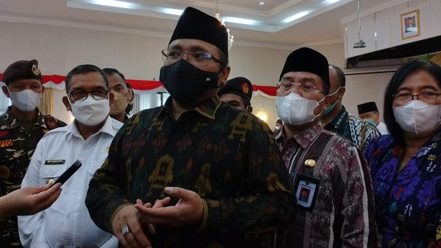 MENTERI Agama, Yaqut Cholil Qoumas, saat berada di Gedung Balai Serindit, Komplek Kediaman Gubernur Riau, Rabu (23/2/2022). (FOTO: SELASAR RIAU/DEFRI CANDRA)