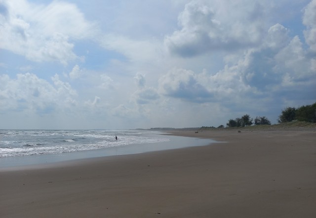 Pantai Karang Paranje, Kabupaten Garut (Dokumentasi Pribadi)