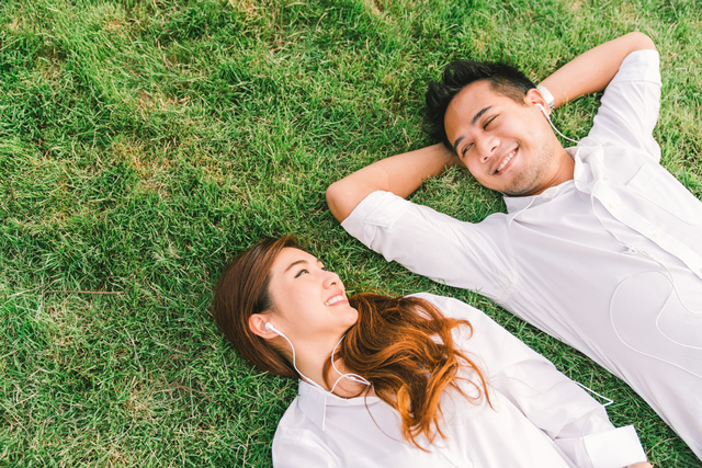 Ilustrasi pasangan yang menikah. Foto: Shutterstock.