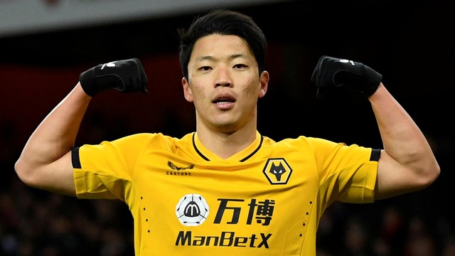 Selebrasi pemain Wolverhampton Wanderers Hwang Hee-Chan usai membobol gawang Arsenal di Stadion Emirates, London, Inggris. Foto: Tony Obrien/Reuters