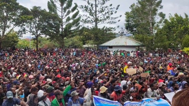 Unjuk rasa di Wamena tolak pemekaran wilayah adat Lapago. (BumiPapua.com/Stefanus Tarsi)