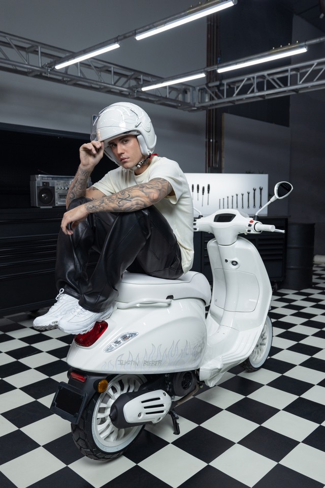 Vespa Sprint edisi Justin Bieber x Vespa. Foto: Instagram/Vespa