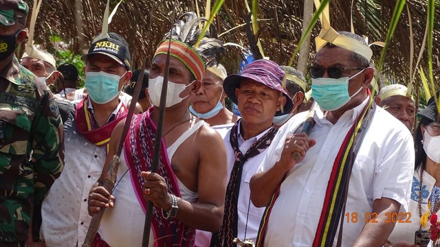 Tampak Bupati Melakukan ritual Tugul Lawak