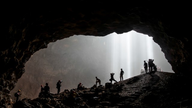 Gua Jomblang di Yogyakarta. Foto: Reza Fitriyanto/Shutterstock