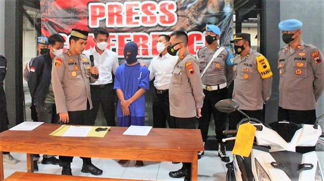 Tersangka dugaan klitih, RA (17), di Mapolres Boyolali. FOTO: Agung Santoso