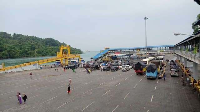 Kondisi di Pelabuhan Merak, Banten, Minggu (1/5).  Foto: Dok. Istimewa