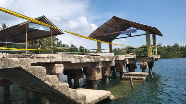 Kondisi tangga di Pulau Bulang Lintang yang ambruk. Foto: Istimewa.