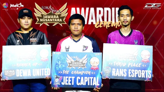 Tiga tim eSport pemenang turnamen Lokapala Jawara Nusantara. Foto: Telkomsel