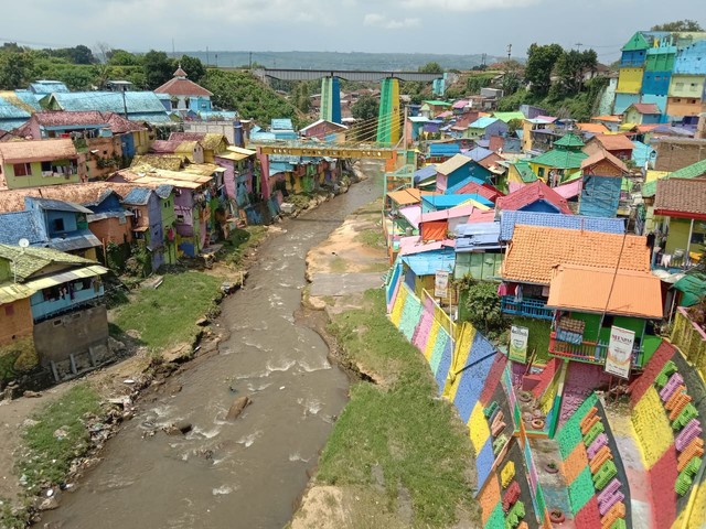 Kampung Warna-warni Jodipan, Kota Malang. foto/M Sholeh