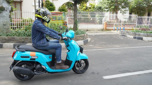 Uji jalan Yamaha Fazzio dalam sesi media test ride di Bogor (3/2/2022). Foto: Yamaha Indonesia