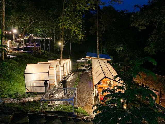 Suasana malam di Cafe Langit di Lengkung Langit Dua Bandar Lampung, Rabu (16/3) | Foto : Sidik Aryono/ Lampung Geh