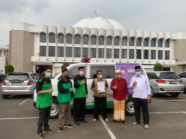 Perluas jasa layanan jenazah, Dompet Dhuafa melalui Barzah bekerjasama dengan Yayasan Pengelolaan dan Pengembangan Wakaf Masjid Al-Amaliyah di Ciawi, Bogor, Jawa Barat (Senin, 21/02). Dok. Dompet Dhuafa