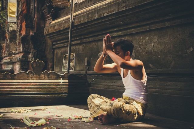 Ilustrasi Namaste. Foto: Unsplash