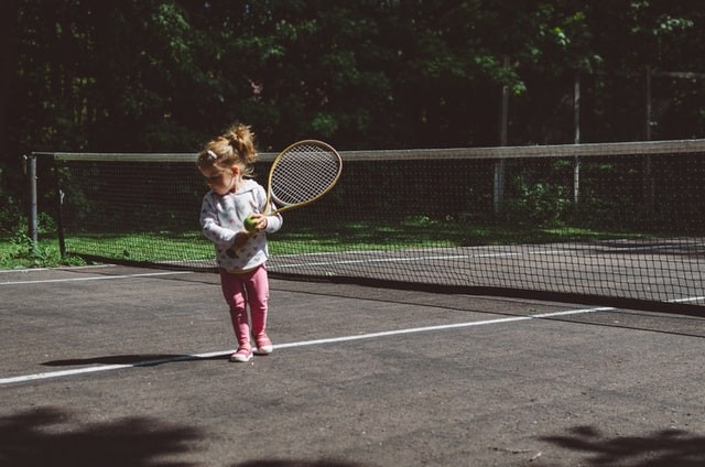 Ilustrasi Olahraga Tenis. (Foto: Unsplash/KellySikkema)