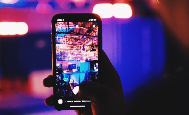 Ilustrasi Kamera Instagram. Foto: Linus Mimietz/unsplash