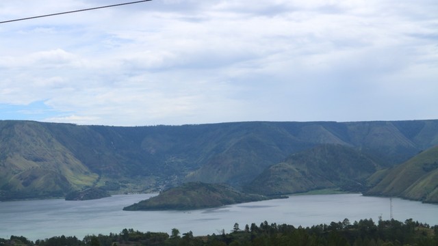 Pemandangan Danau Toba dari Pulau Samosir. Foto: Rahmat Utomo/kumparan