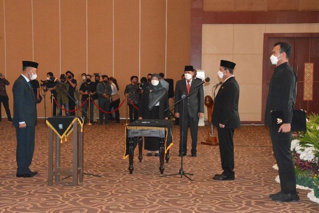 Pesan Ansar Ahmad untuk Sekda Kepri Adi Prihantara (334494)