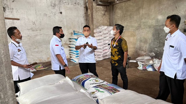 Satgassus Tipikor Polri lakukan pendeteksian permasalahan soal distribusi pupuk dan ketersediaan minyak goreng di Lampung. Foto: Dok. Istimewa