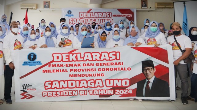 Deklarasi relawan emak-emak dan milenial di Gorontalo mendukung Sandiaga Uni di pilpres 2024. Minggu, (17/4). Foto: Dok istimewa