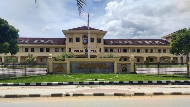 Gedung Polda Sultra yang terletak di Jl Haluoleo, Mokoau, Kec. Kambu, Kota Kendari, Sulawesi Tenggara. Foto: Al Pagala/kendarinesia.