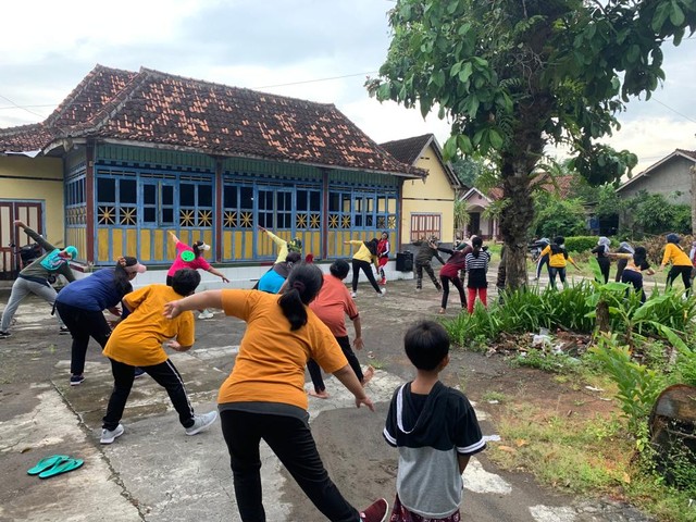 Senam Ceria Ibu-Ibu PKK Dusun Tegalrejo