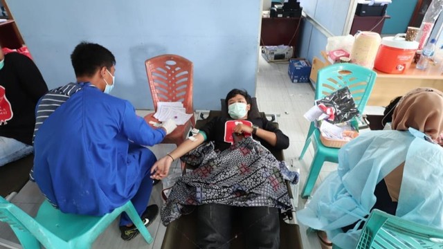 PT Indonesia Morowali Industrial Park (IMIP) menggelar aksi donor darah di Kecamatan Bahodopi, Kabupaten Morowali, Sulawesi Tengah. Foto: Istimewa