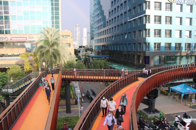 Salah satu sudut di JPOS Sudirman Jakarta pada (6/4/2022) (Foto: diambil sendiri oleh penulis Dewi Tri Ambarwati)