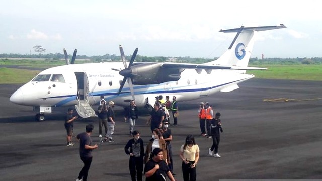 Pesawat sewa yang mendarat di Bandara Notohadinegoro Jember pada Minggu (8/5/2022). Foto: Bandara Notohadinegoro Jember/Antara