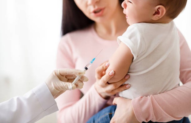 Ilustrasi imunisasi bayi 18 bulan (Sumber: Pexels)