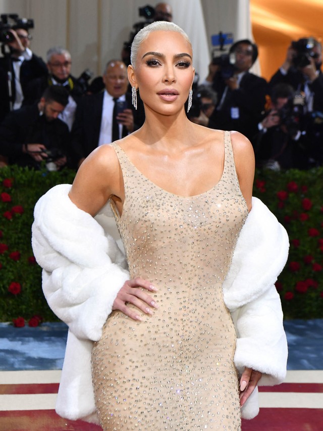  Kim Kardashian di Met Gala 2022, (2/5/2022). Foto: ANGELA  WEISS/AFP