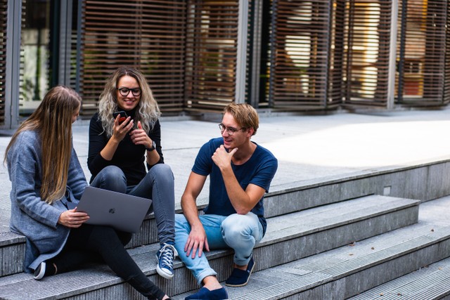 Ilustrasi Manfaat Santun, Foto: Pexels/Buro Millennial
