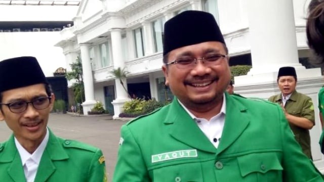 Gus Yaqut (kanan) di Istana Negara, Jakarta, Kmais (12/3). Foto: Rafyq Panjaitan/kumparan