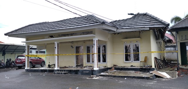 Bangunan di komplek Rumah Dinas Wakil Gubernur Jambi hangus. (Foto: M Sobar Alfahri/Jambikita)